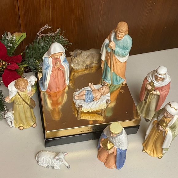 Home interiors vintage 5260 Porcelain Figurines Christmas Nativity Set - Picture 7 of 10